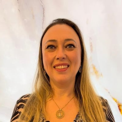 Andreia Buzza